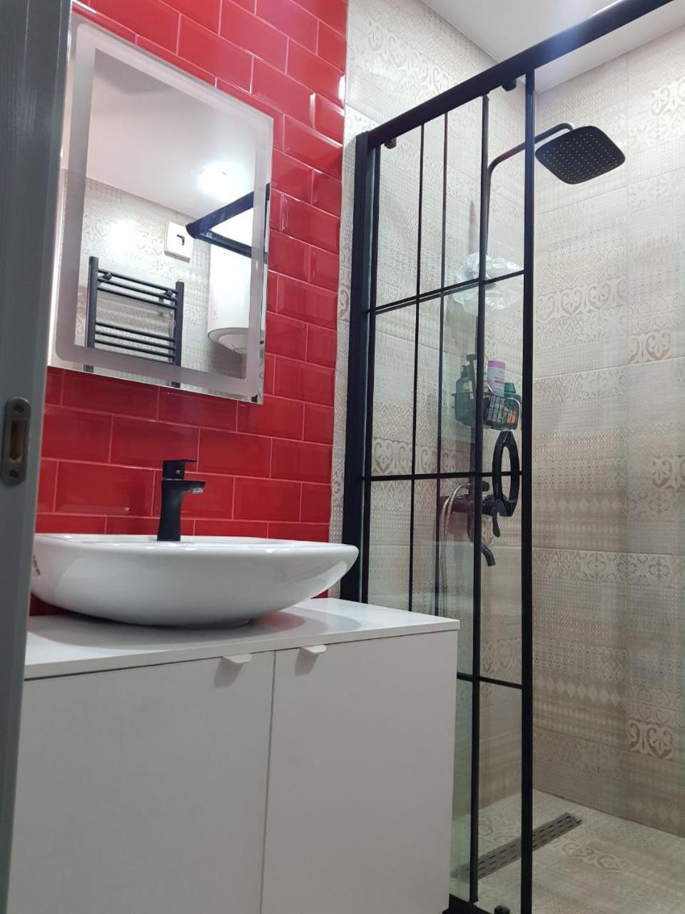 Sea View Studio 巴统 外观 照片