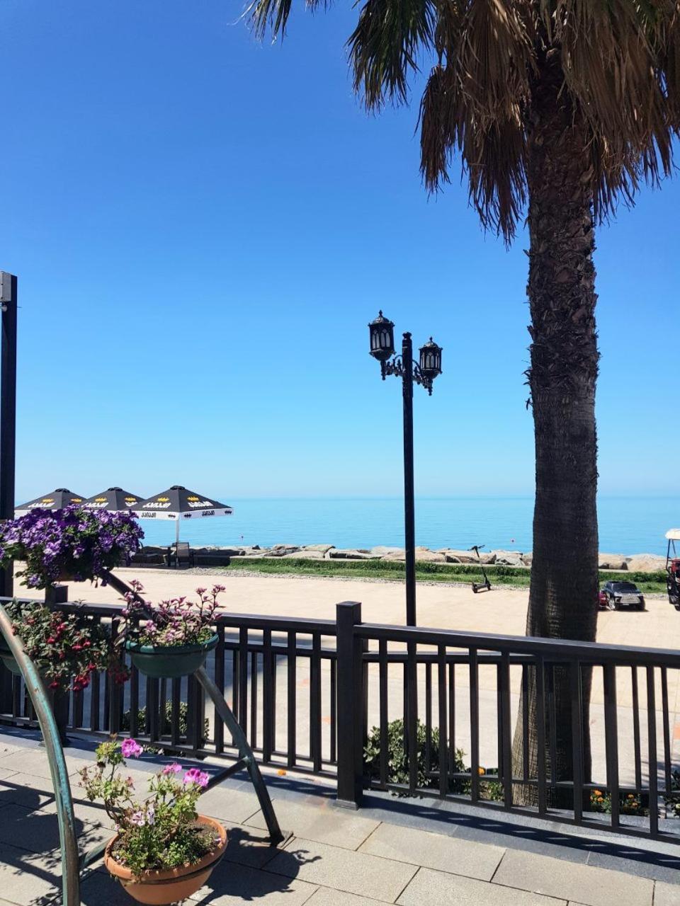 Sea View Studio 巴统 外观 照片